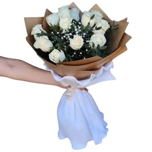 Ramo de 12 rosas blancas importadas